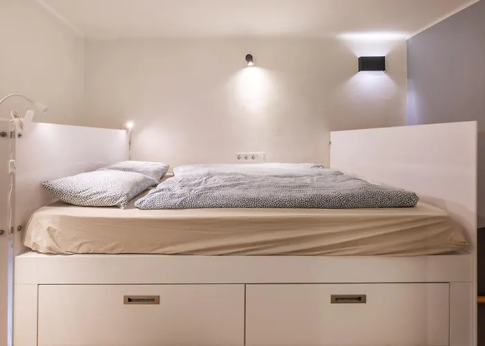 B21 Bajcsy Apartment